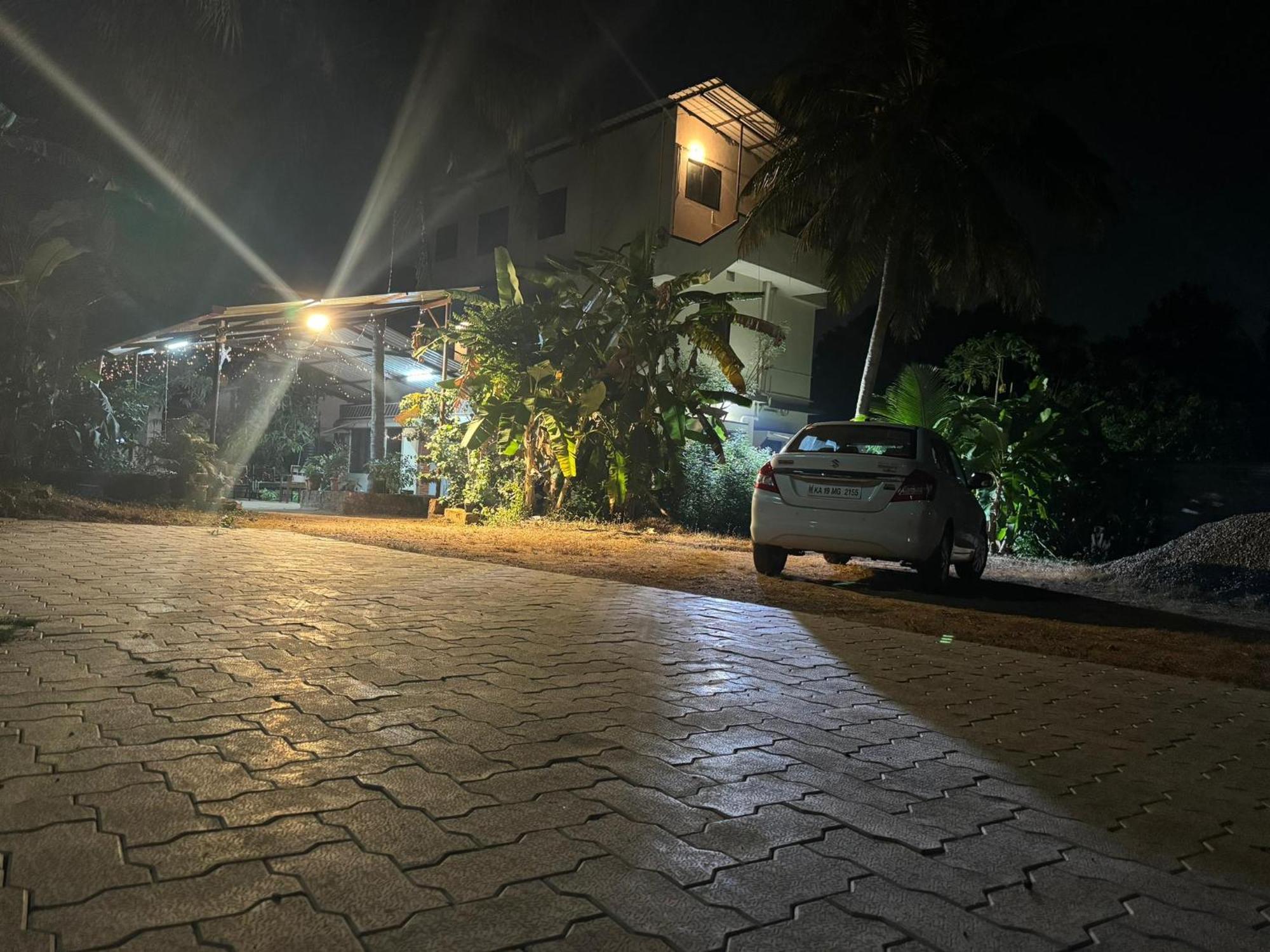 Kenson Homestay Mangalore Bagian luar foto